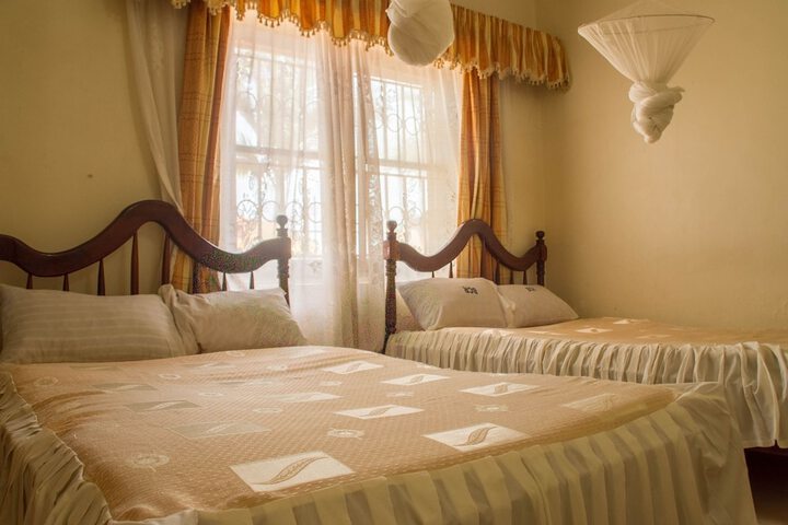 Room 6 of 34