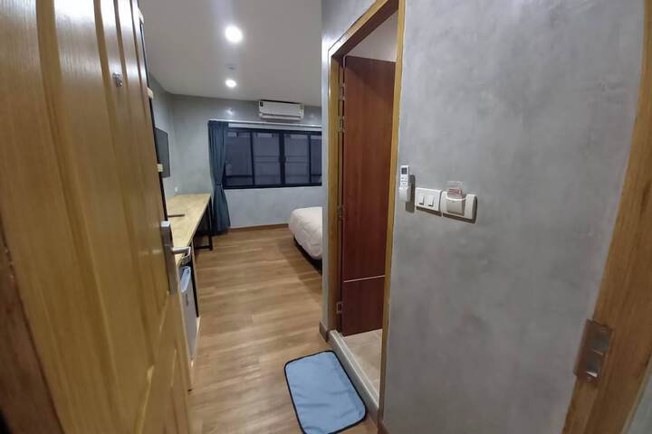 Room 6 of 24