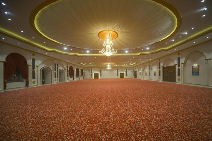Ballroom/Hall 18 of 19