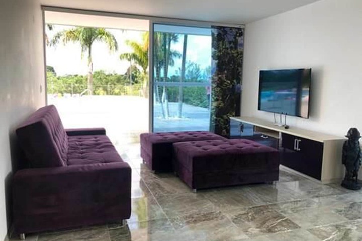Business Center 17 of 18