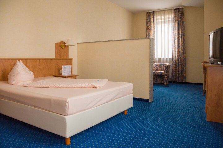Room 13 of 47