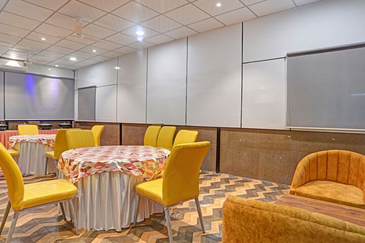 Ballroom/Hall 37 of 43