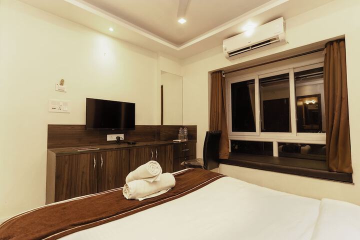 Room 3 of 6