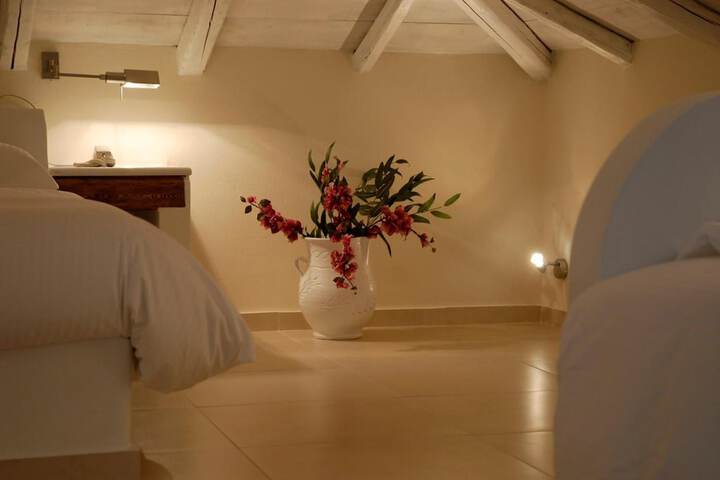 Room 24 of 61