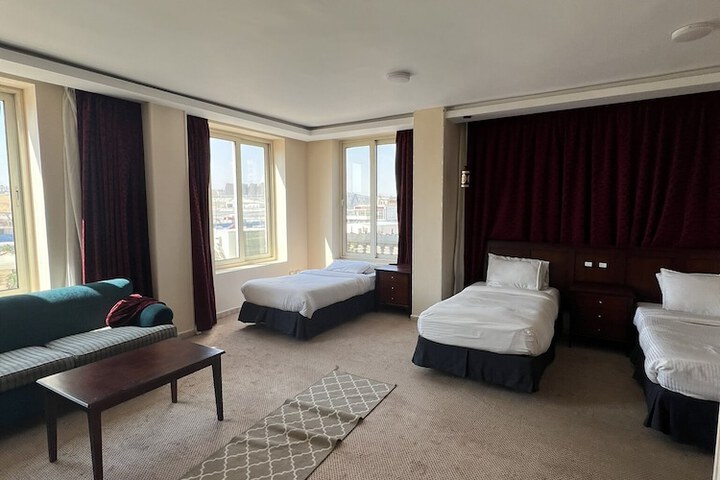 Room 4 of 49