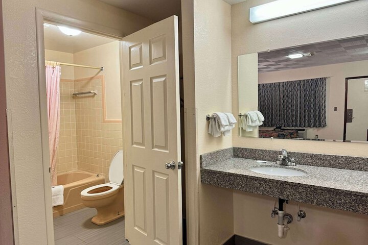 2 Double Beds (2 of 7)