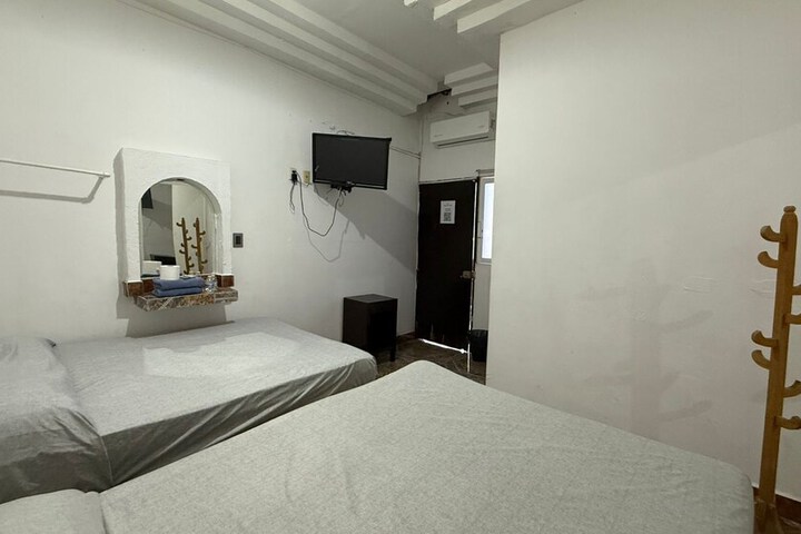 Room 14 of 31