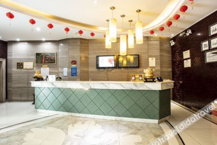 Hotel Interior 11 of 27