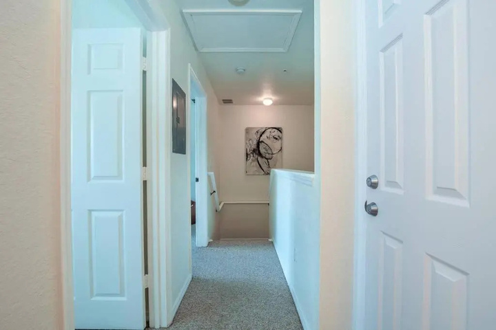 Room 12 of 27