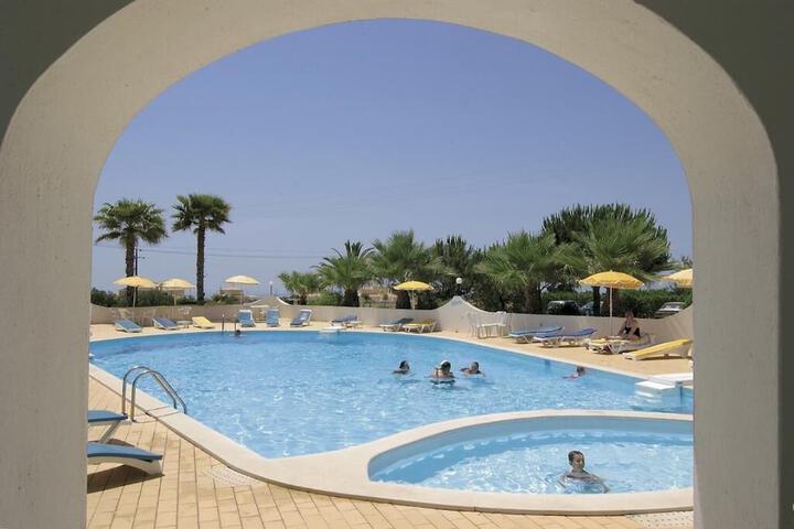 Pool 9 of 21