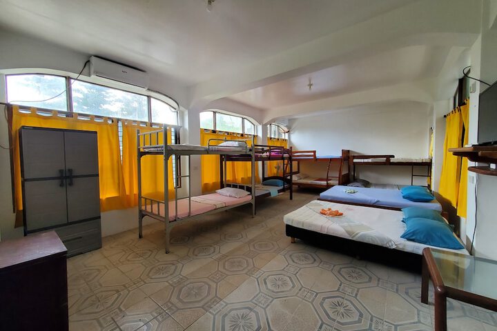 Room 18 of 162
