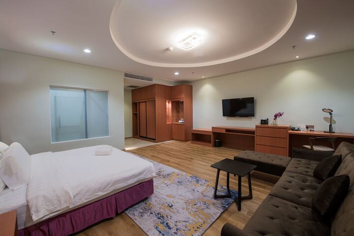 Room 11 of 44