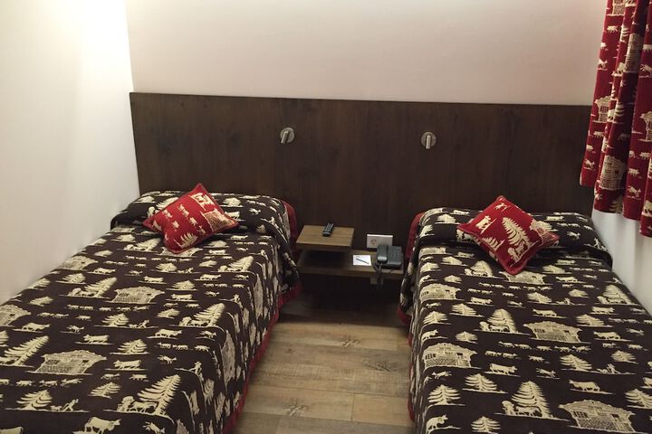 Room 7 of 63