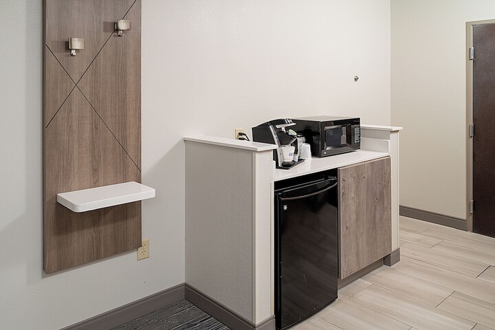 1 King Standard Refrigerator (4 of 18)