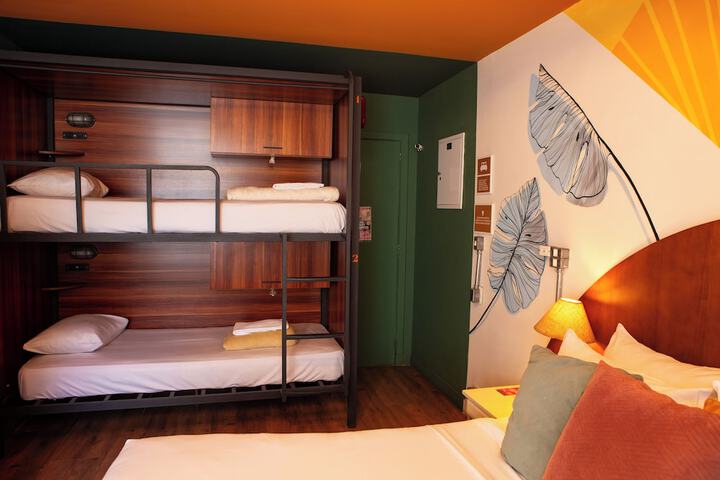Room 12 of 52