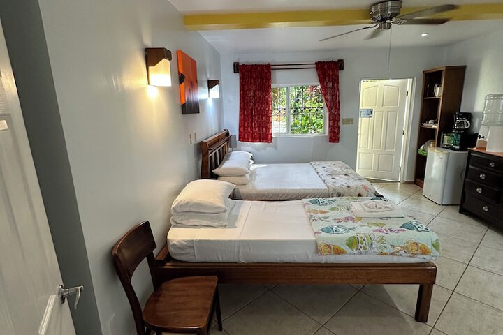 Room 5 of 77