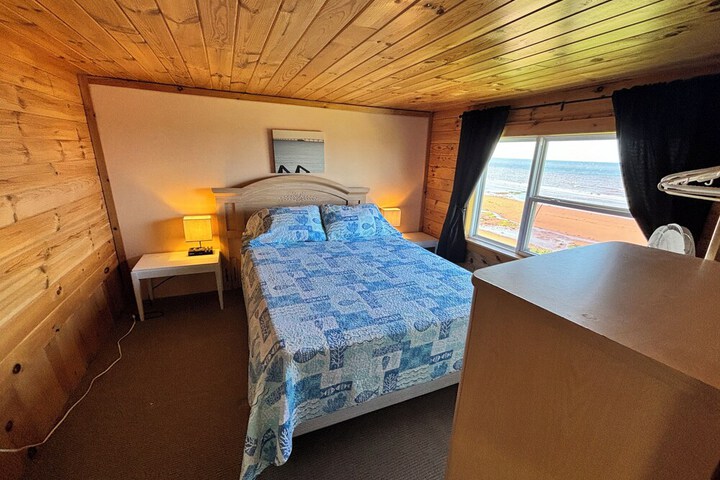 Room 4 of 30