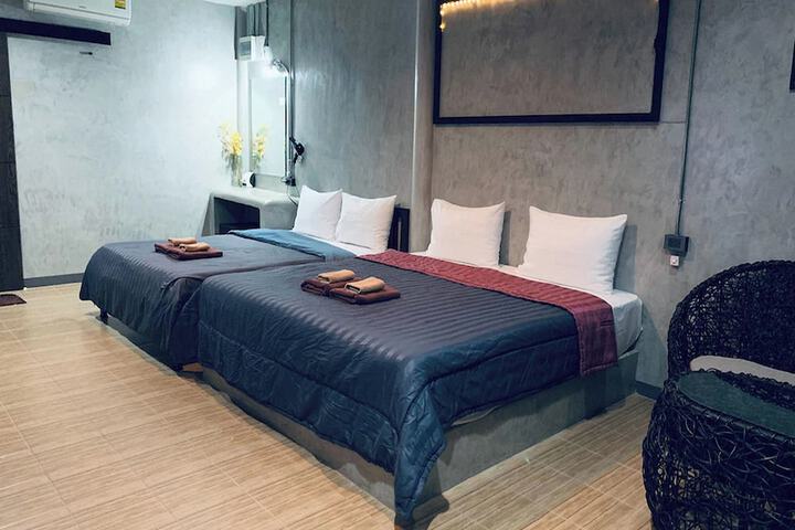 Room 70 of 95