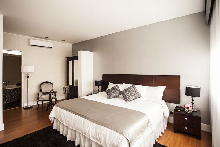 Room 7 of 34