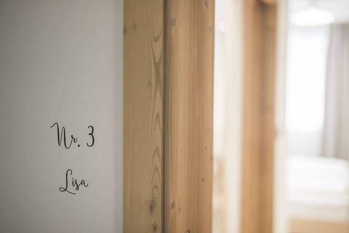 Room 102 of 214