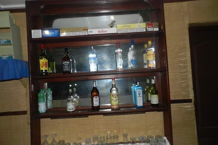 Lounge 17 of 28