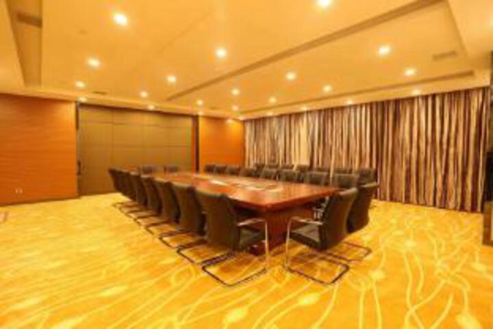 Room 16 of 23