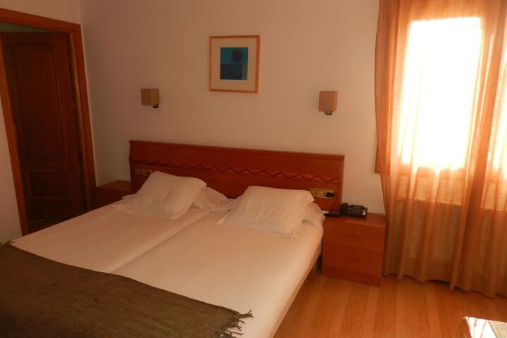 Room 9 of 46