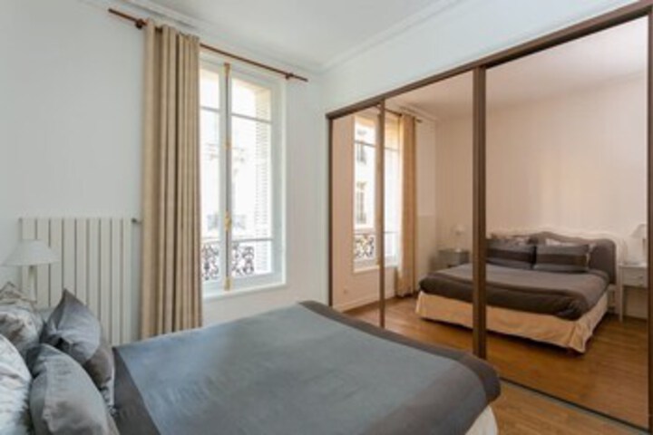 Room 11 of 24