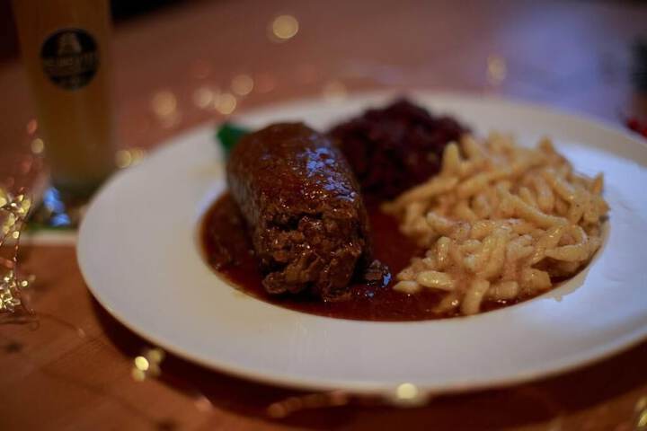 Dining 8 of 19
