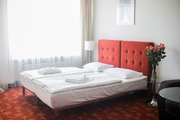 Room 12 of 42