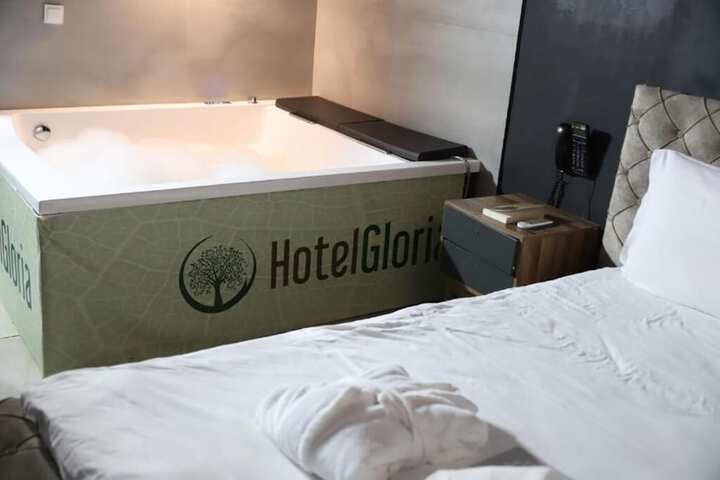 Room 14 of 27