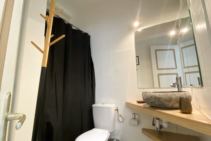 Room 17 of 36