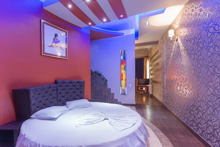 Room 16 of 53