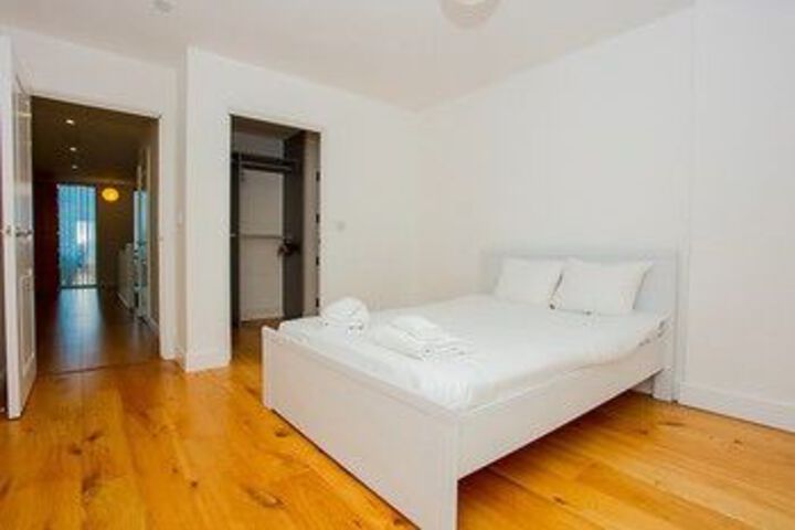 Room 7 of 28