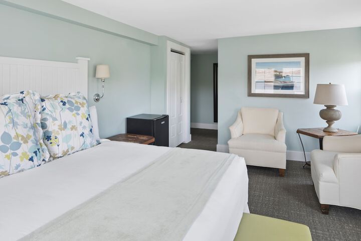 Room 33 of 106