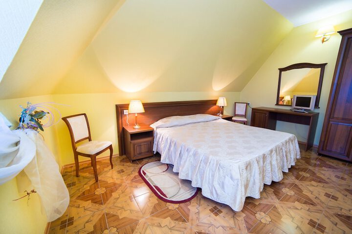 Room 13 of 50