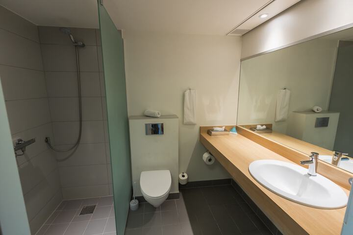 Room 19 of 35