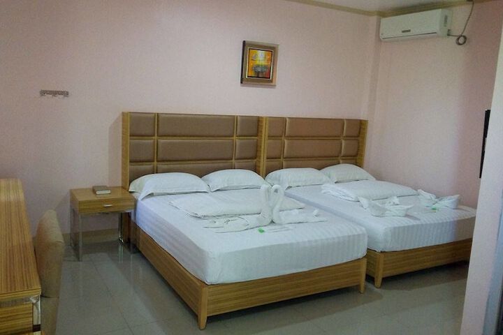 Room 8 of 18