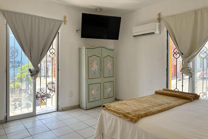 Room 8 of 15