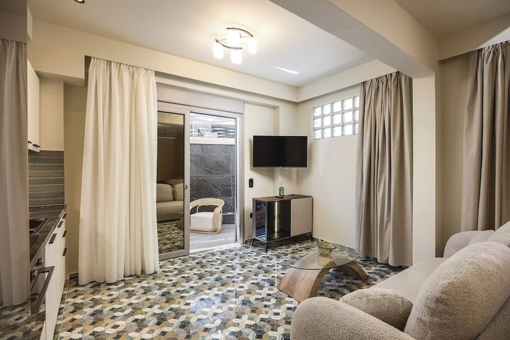 Room 4 of 130