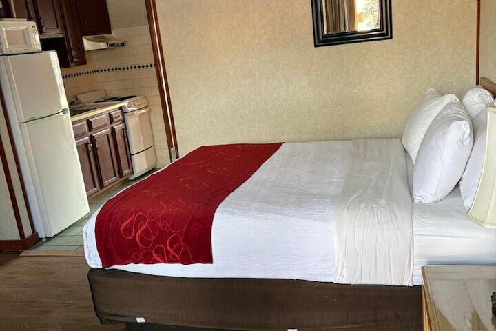 2 Queen Beds Micfridge (20 of 42)