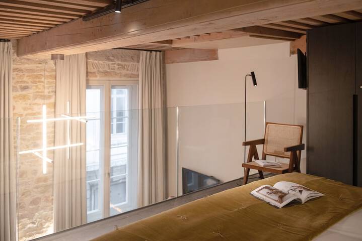 Room 202 of 780