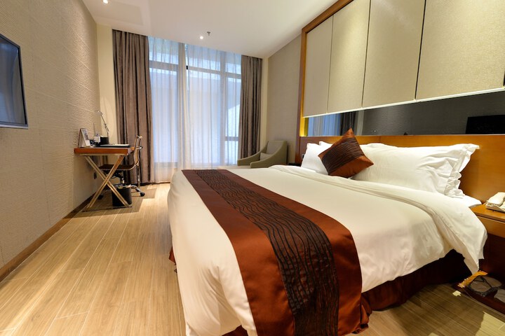 Room 5 of 19