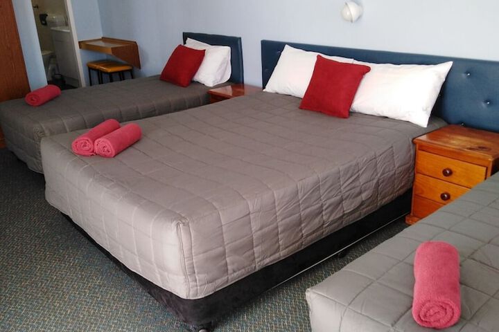 Room 4 of 34