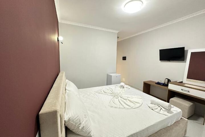 Room 16 of 65