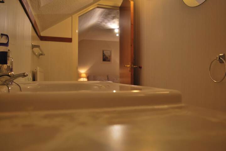 Room 12 of 17