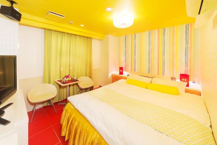 Room 12 of 49