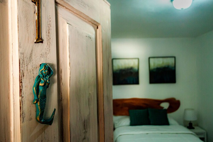 Room 18 of 21