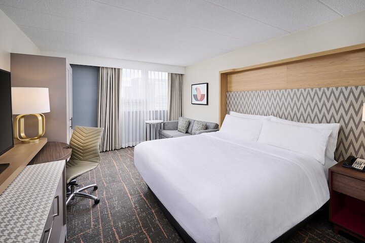 1 King Bed (7 of 9)