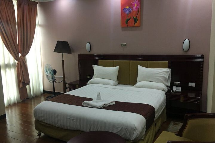 Room 2 of 22